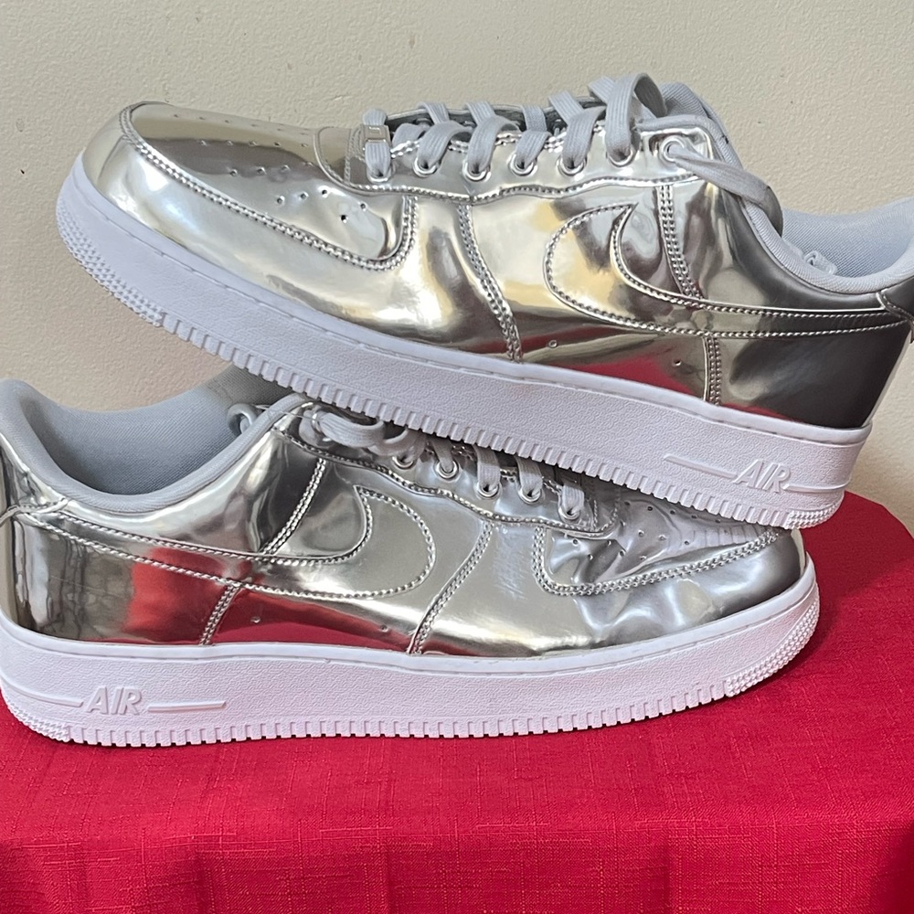 NIKE Air Force 1
